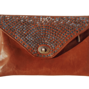 Lederhandtasche mit Nieten verziert