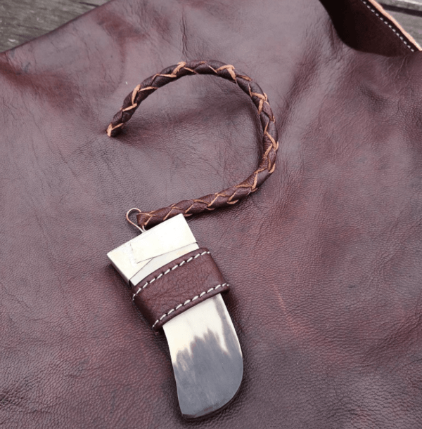 Ledertasche im Vintage Look ist handgefertigt aus hochwertigem robusten Ziegenleder