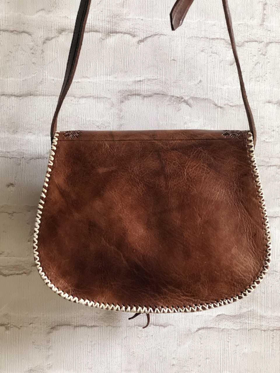 Hochwertige Handgemachte Ledertasche und Boho-Chic-Ibiza Style Hochwertige Handgemachte Ledertasche und Boho-Chic-Ibiza Style