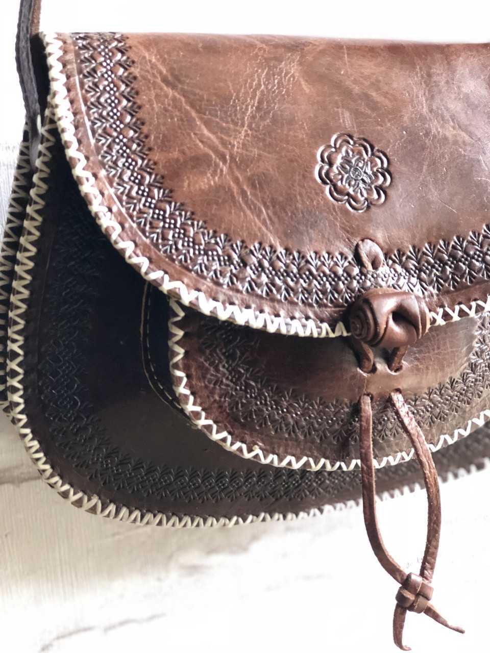 Hochwertige Handgemachte Ledertasche und Boho-Chic-Ibiza Style Hochwertige Handgemachte Ledertasche und Boho-Chic-Ibiza Style