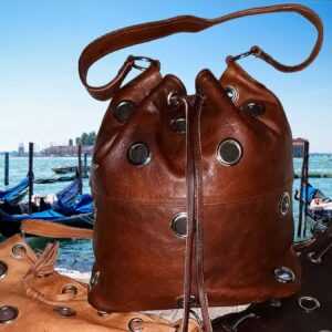 Exklusiver Lederrucksack in Antik Braun, Braun oder beige