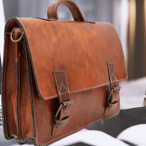Männer Business Umhängetasche, Ledertasche im Vintage Look ist handgefertigt aus hochwertigem Ziegenleder