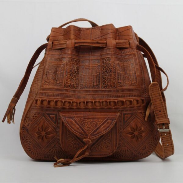 Elegante Schultertasche aus Ziegenleder mit geprägten Verzierungen